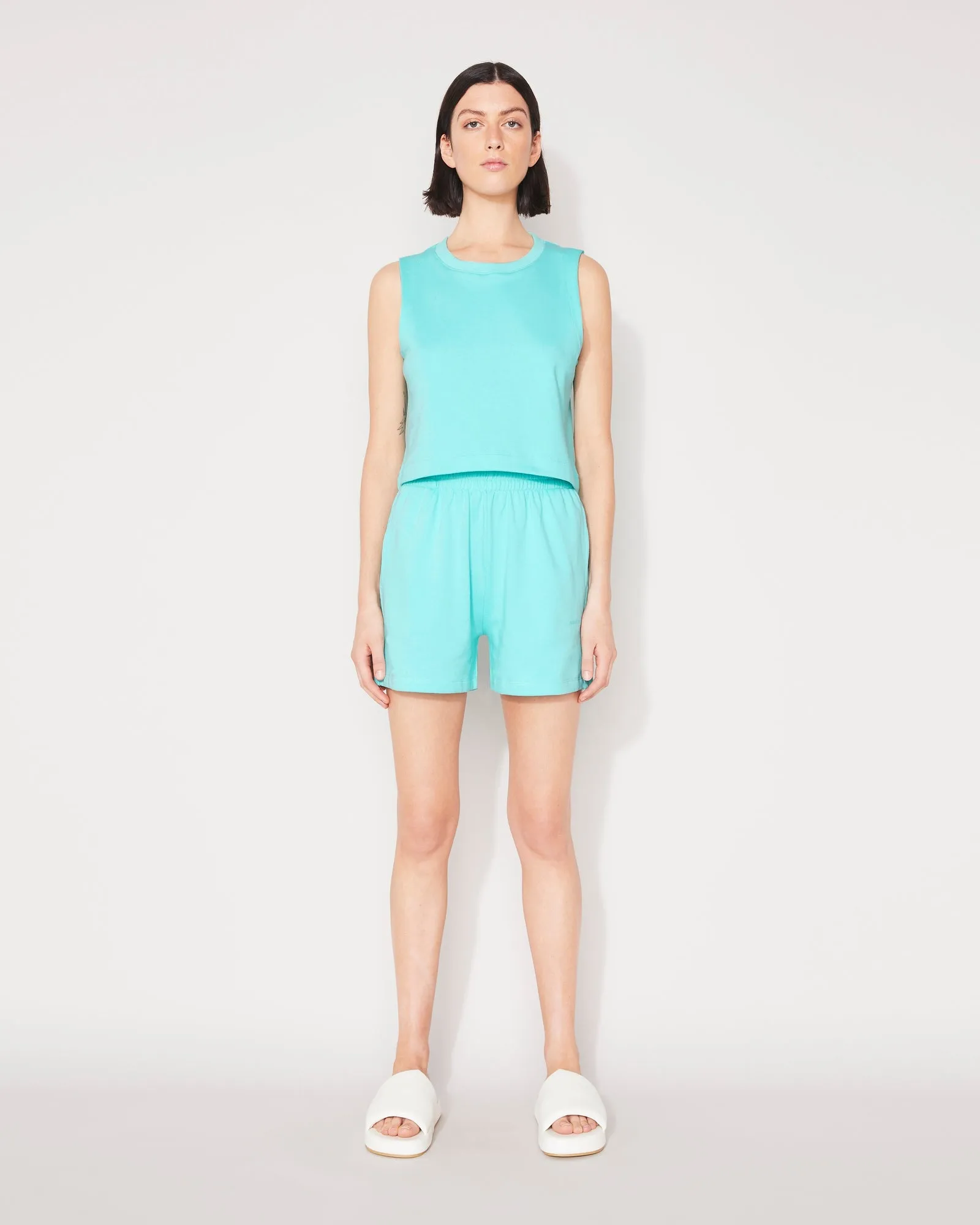 ESSENTIAL SWEAT SHORT - ARUBA BLUE