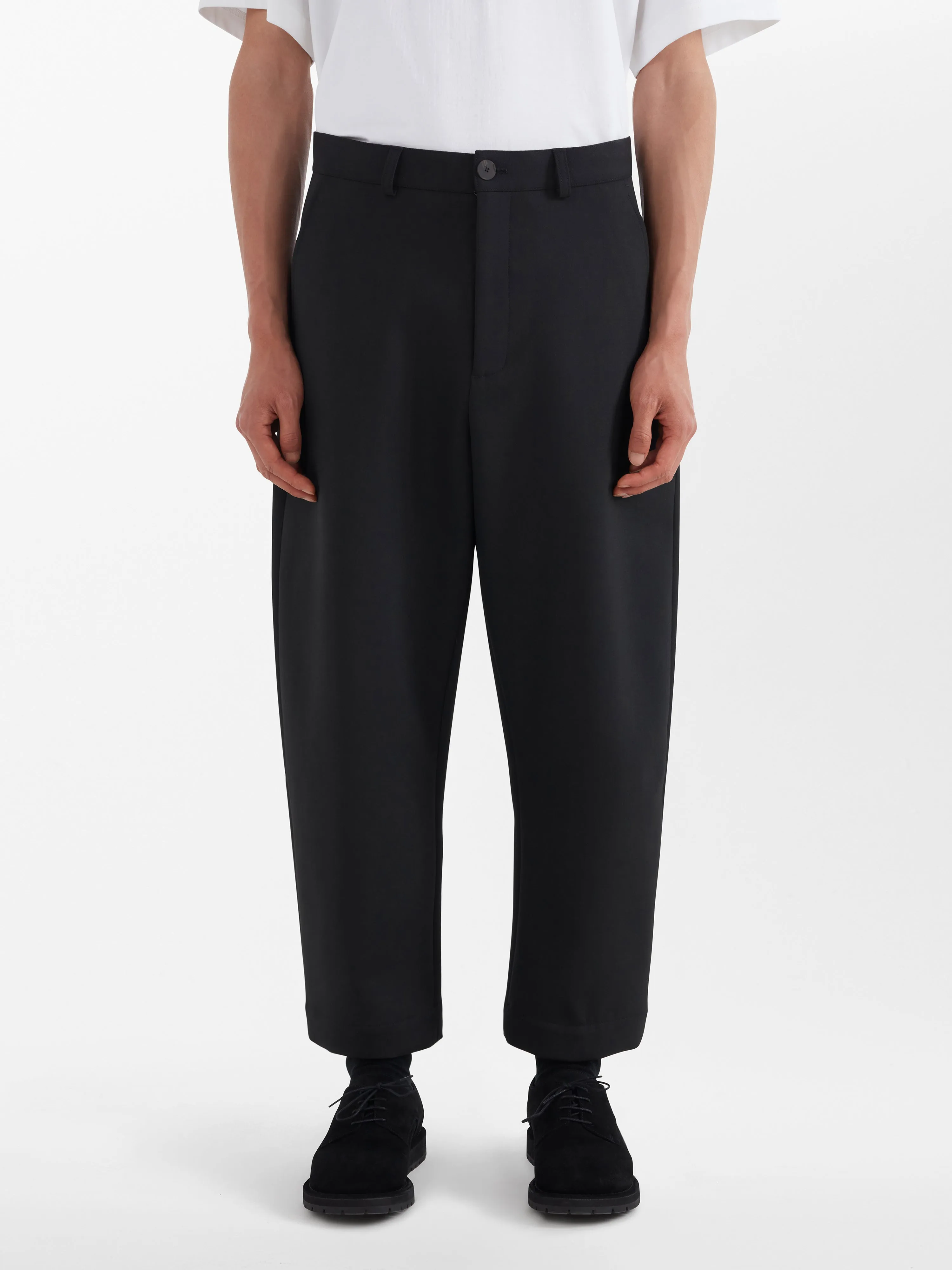 Ezra Pant in Black